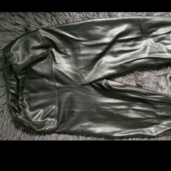 Aritzia leather leggings - Picture 2 of 2